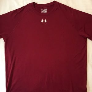 Under Armour crimson heat gear loose fit t-shirt
